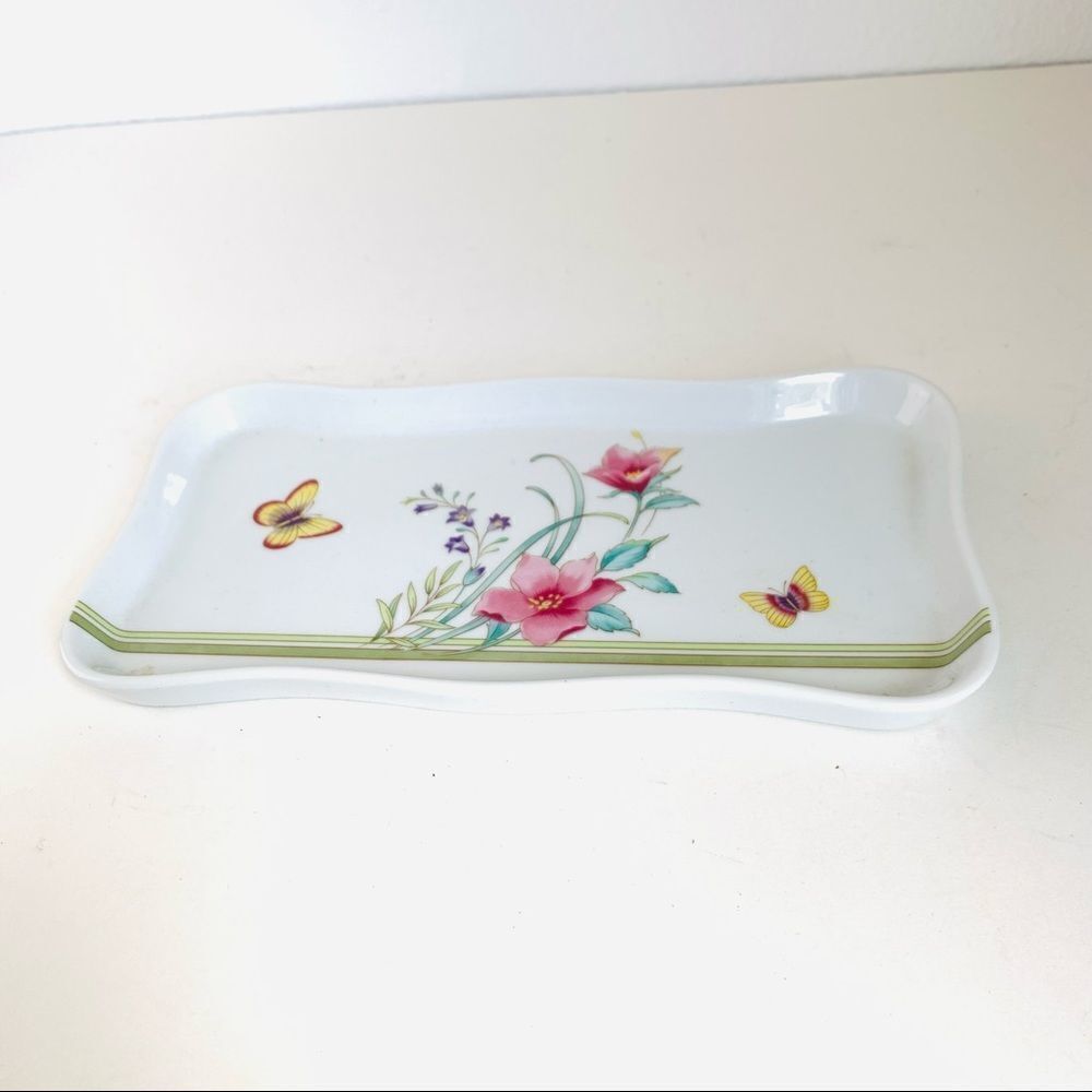 Andrea
By Sadek Dresser Tray‎